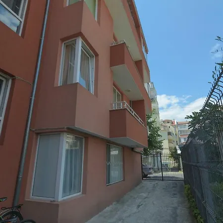Sea House Апартаменты *